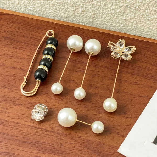 running Light Brooch Women Summer Tight Waist Adjusting Skirt Pin Fixed Clothes