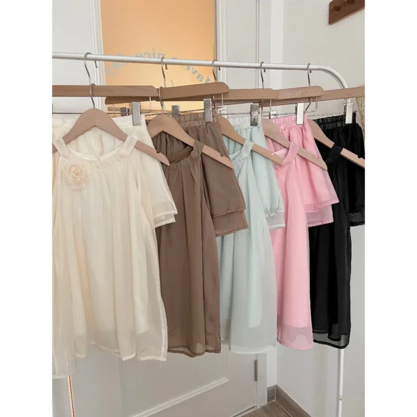 Lady silk chiffon off the shoulder blouse set with halter neck with 2 layer flared skirt detachable flower brooch women outfit